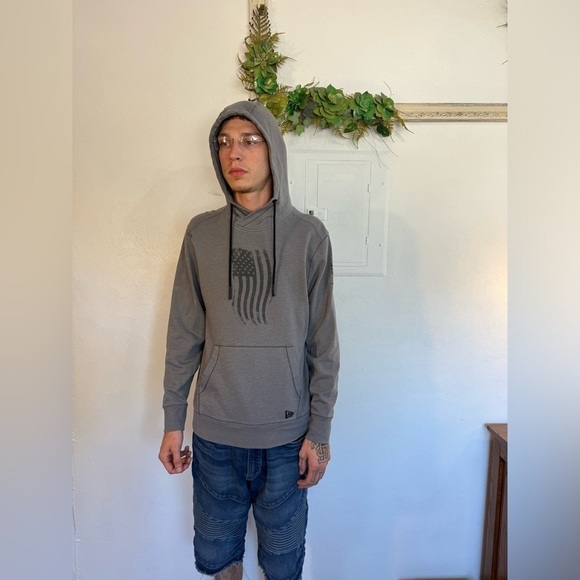 Medium new era, gray hoodie army National Guard logo with flag - Picture 3 of 8